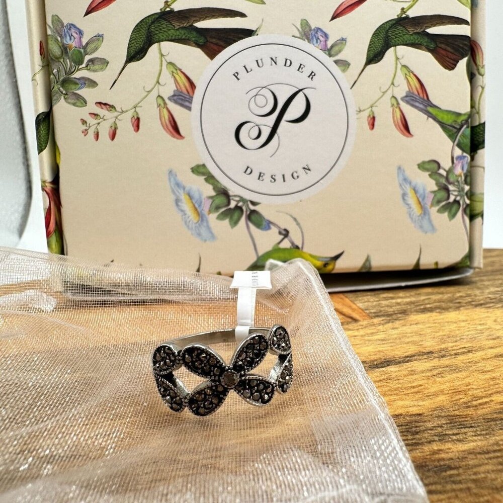 Plunder Design Olive Ring Black & Silver Vintage Style SZ 9 Demure Elegant Sexy